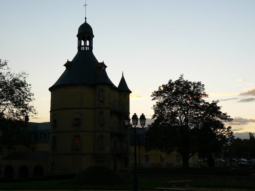 Le Donjon de Ste Genevieve-des-Bois: Le Donjon 145